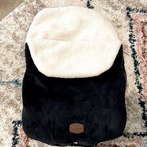 JJ Cole BundleMe: Canopy Style Bunting Bag